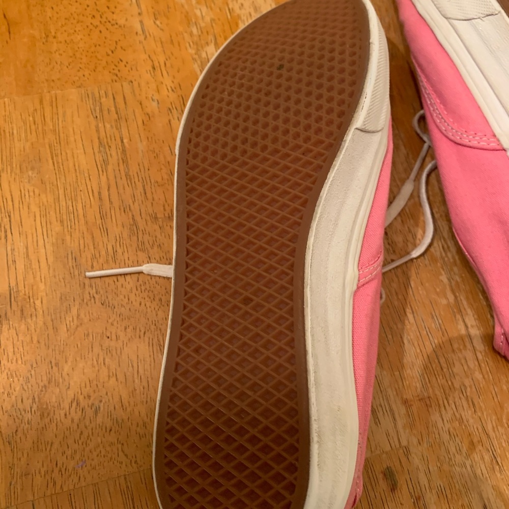 Vans - Picture 2 of 4